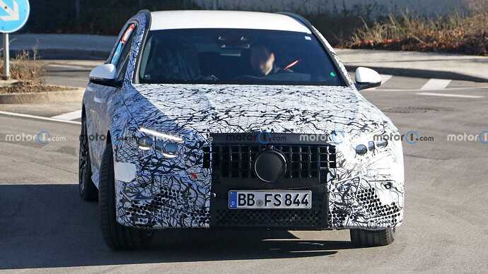 mercedes-amg-e53-wagon-spy-photos