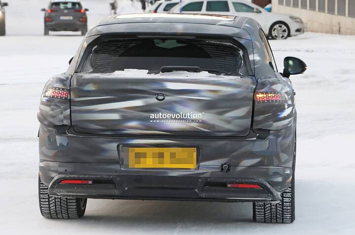 imgi_80_bentley-s-first-production-ev-shows-porsche-cayenne-electric-inspired-cockpit_29