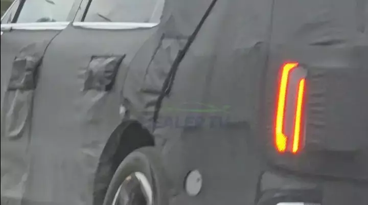 kia-telluride-production-lights-spied-2-980x547.jpg