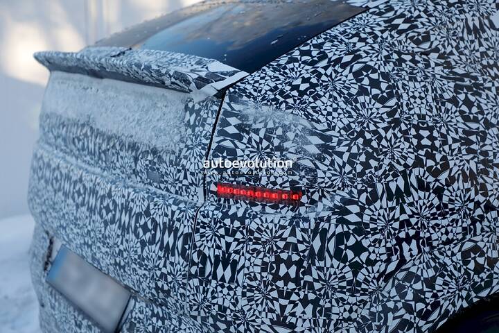 imgi_92_hyundai-ioniq-3-prototype-caught-charging-in-the-cold-shows-mild-manners_15