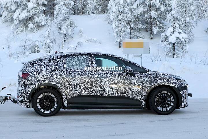 imgi_46_here-is-the-interior-of-the-2027-audi-a2-e-tron-before-you-re-supposed-to-see-it_9