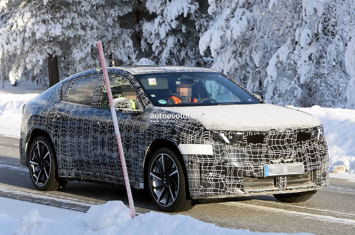 2027-bmw-ix4-spyshots-newcarscoops-0007