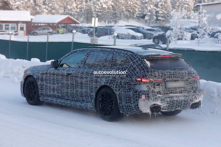 imgi_43_2028-bmw-m5-touring-spotted-with-redesigned-front-end_1
