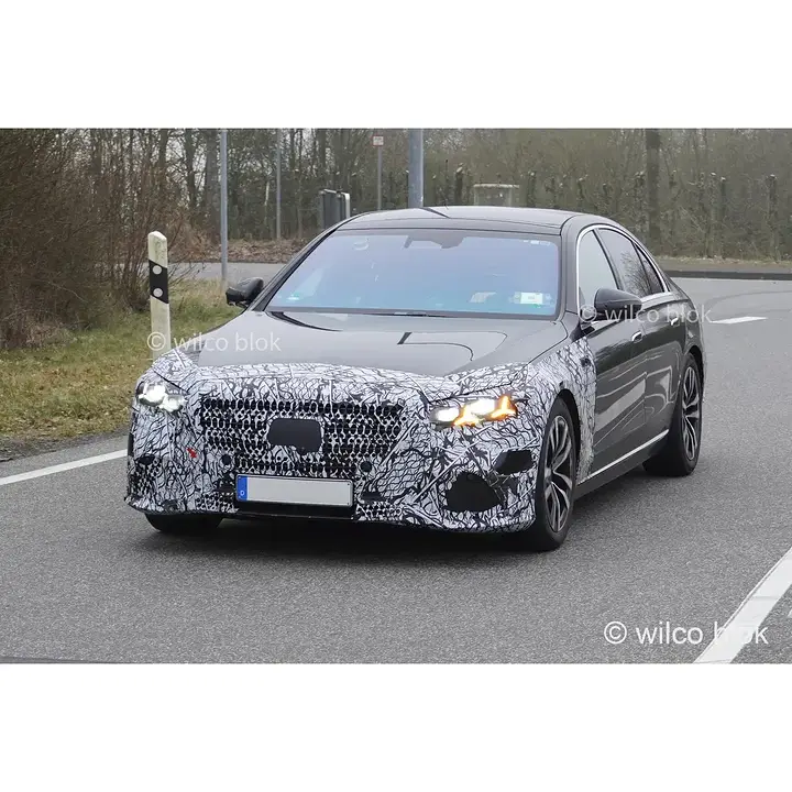 Caught in the wild- the 2026 Mercedes S-Class facelift will make its debut later this year, featuring new headlights, taillights, and updates to the interior technology.#Mercedes #sklasse #facelift #sclass #mercedessklasse #mercedessclass