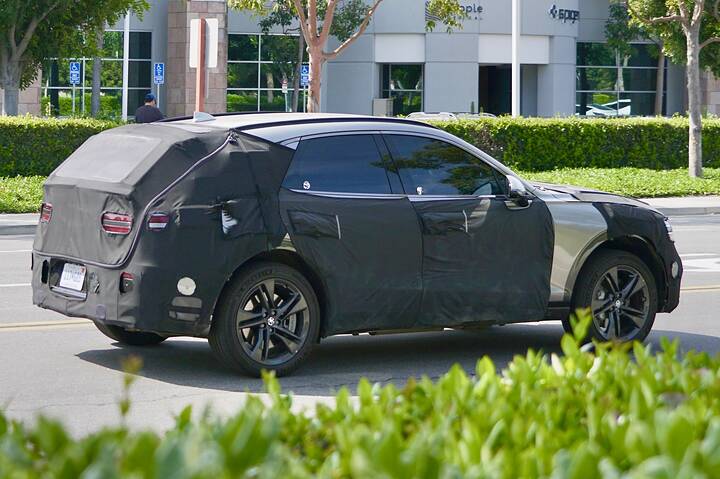 2027 Genesis GV70 EREV_newcarscoops_29d4d9445