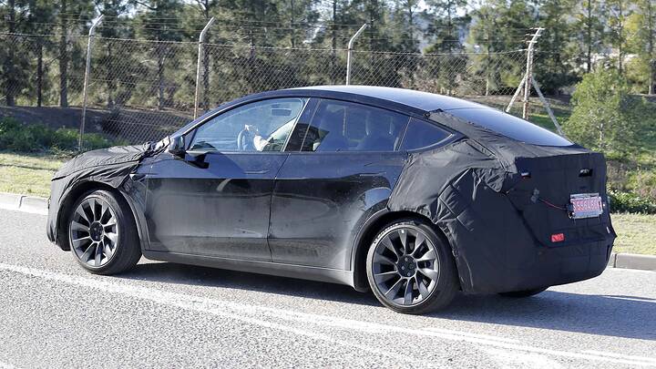 tesla-model-y-juniper-facelift-2025-erlkonig (2)