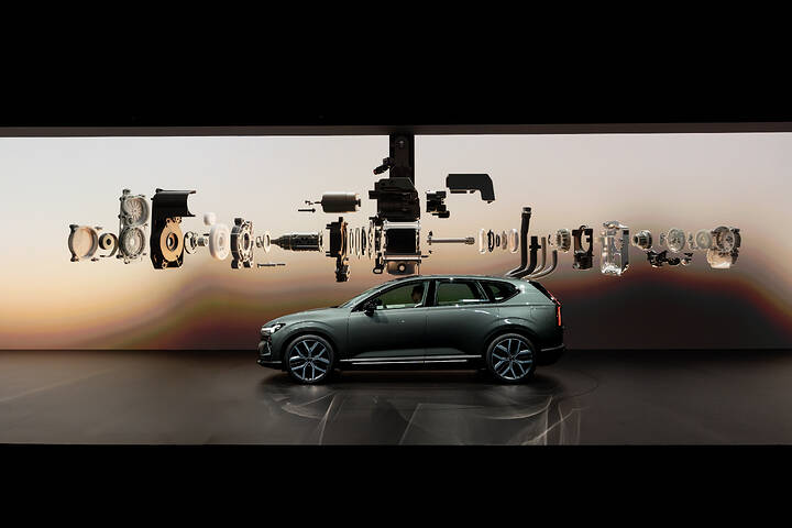 Volvo_EX60_Reveal_event(5)