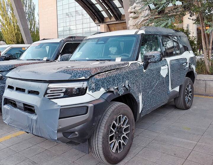 2027 Nissan Terrano SUV _newcarscoops_89