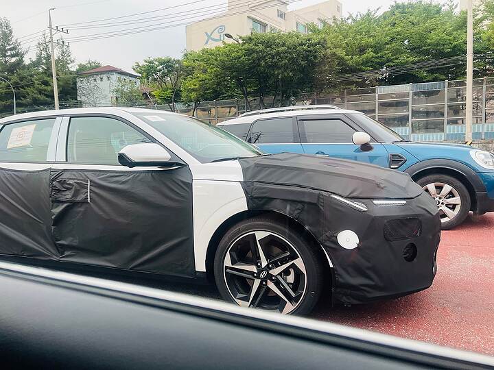 IMG＿Hyundai Elantra spotted on - newcarscoops - 6200