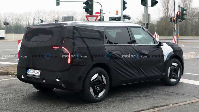 new-kia-ev9-spy-photos (4)