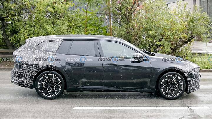 imgi_12_bmw-i3-touring-2027-erlkonig