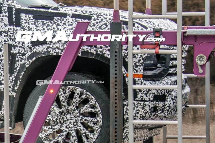 imgi_84_2027-Chevrolet-Silverado-1500-High-Country-Prototype-Spy-Shots-February-2026-Light-Camo-Exterior-002
