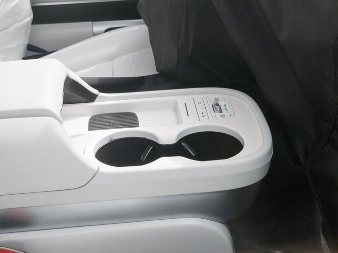 Hyundai Ioniq 7 Interior Leakage Photo20230521＿144654