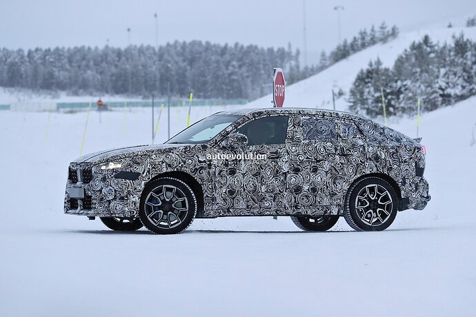 2024-bmw-x2-m35i-spied-with-wide-hips-and-a-hump-wont-win-any-beauty-contests_6