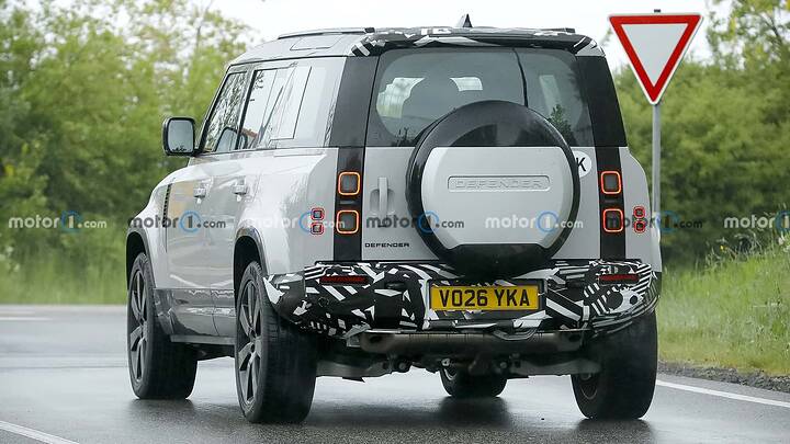 land-rover-defender-facelift-2027-newcarscoops (5)