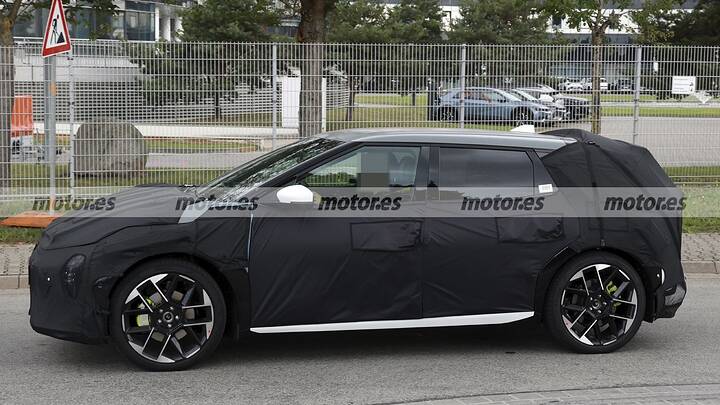 Fotos espía del KIA EV4 GT, el compacto eléctrico que amenaza al ID.3 GTX y a Tesla 6