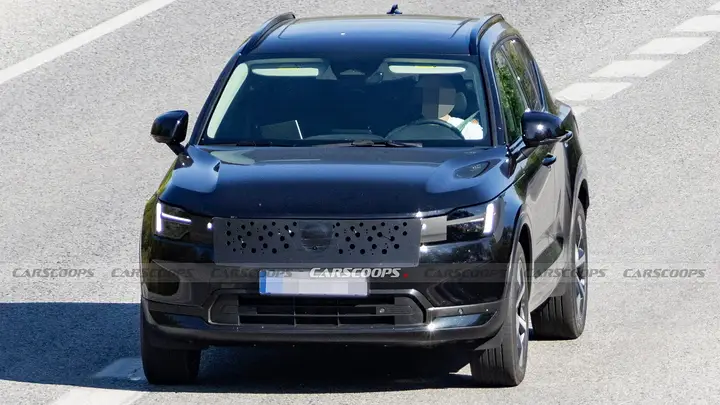 2027-Volvo-XC40-Facelift-Scoop-1-newcarscoops--2048x1152