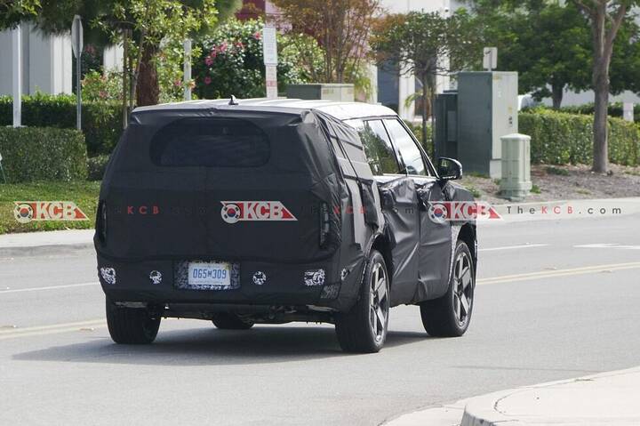 imgi_63_us-spec-2027-santa-fe-pleos-connect-16-980x653