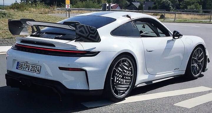 💥💥💥💥💥New kit aero Manthey Racing 992.2 GT3 #carspy #spyshots #mantheyracing #porsche #992gt (1)