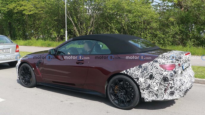 bmw-m4-convertible-side-view-facelift-spy-photo (5)
