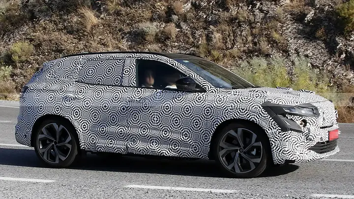 renault-austral-2025-fotos-espia-2024103436-1721843713_6