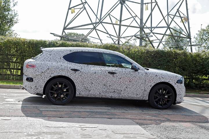 imgi_63_bentley-s-urban-ev-identifies-as-a-smaller-bentayga-in-new-spy-shots_8