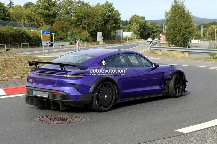 imgi_39_porsche-taycan-turbo-gt-weissach-looks-the-part-with-manthey-go-faster-parts_8