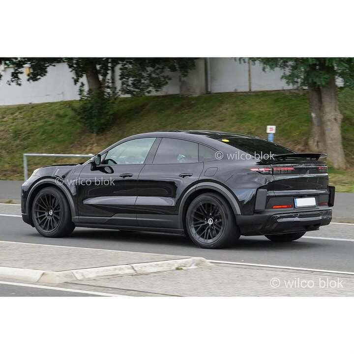 Porsche Cayenne EV Coupe Turbo GT spied!#Porsche #Cayenne #cayenneev #Porschecayenneev #porsche (2)
