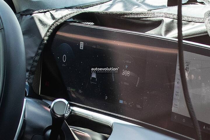 2025-hyundai-ioniq-9-spied-inside-and-out-looks-proper-for-a-us-made-three-row-suv_40