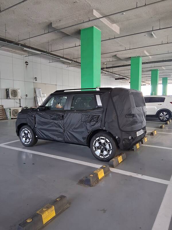 Hyundai’s new HE1i compact SUV_newcarscoops_c6624