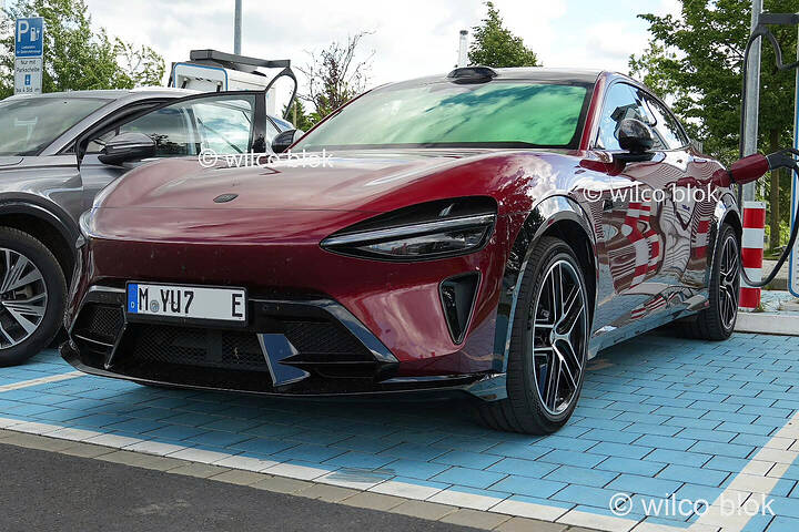 Xiaomi YU7 GT Spotted Charging_newcarscoops_a69a