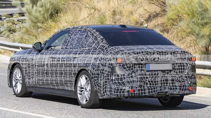 bmw-serie-5-restyling-2026-fotos-espia-2025109607-1755169555_9