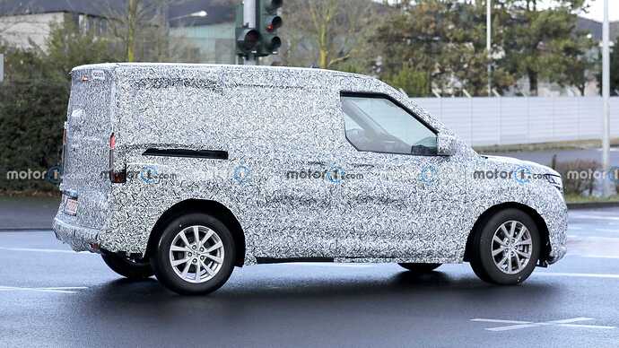 ford-transit-courier-first-spy-photo (8)