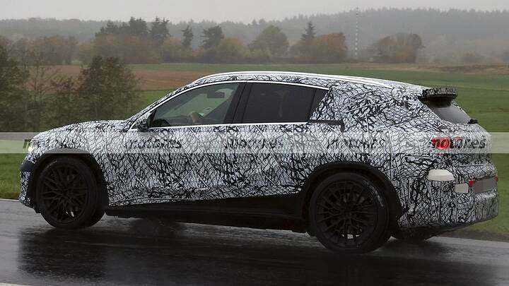 imgi_22_mercedes-glc-eq-amg-interior-fotos-espia-2026-2025110865-1762244032_8