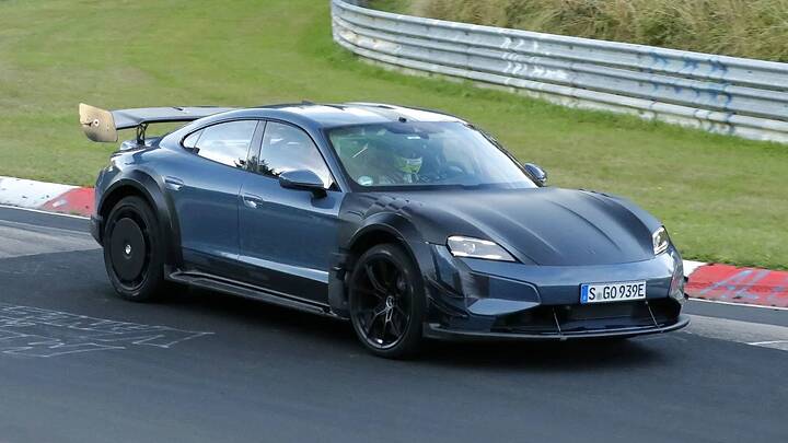 imgi_17_Porsche Taycan Turbo GT4 RS 004_cdxtwj