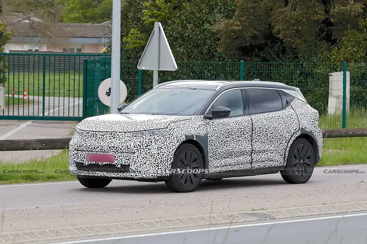 Renault-Scenic-E-Tech-Spy-Shots-EV-2
