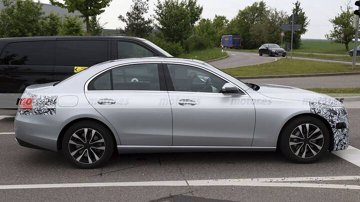 mercedes-clase-c-facelift-fotos-espia-2026-2025108086-1746784302_21