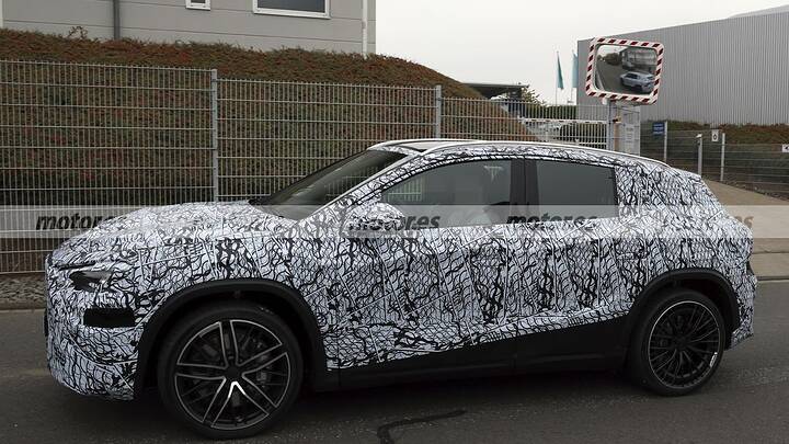 mercedes-gla-eq-amg-2027-fotos-espia-2025110520-1760514427_7