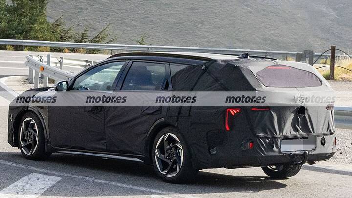 kia-k4-estate-2026-fotos-espia-2025109798-1756496606_12