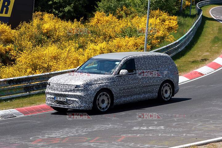 Genesis-GV90-loses-camouflage-nurburgring-6