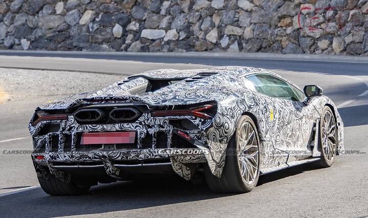 imgi_168_Lamborghini-Revuelto-spy-shots-Sep-29-2026-00010