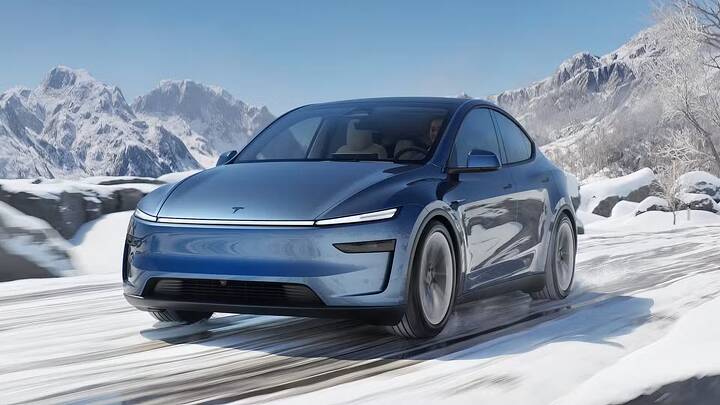 2026-tesla-model-y-juniper-exterior-front-quarter-1-1