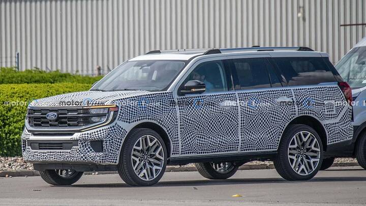 2025-ford-expedition-spy-photo (3)