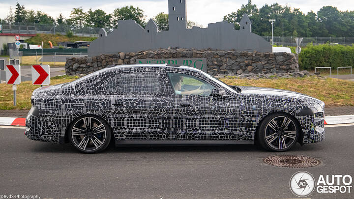 bmw-7-series-g70-2026-d258d-c111719072025104523_5