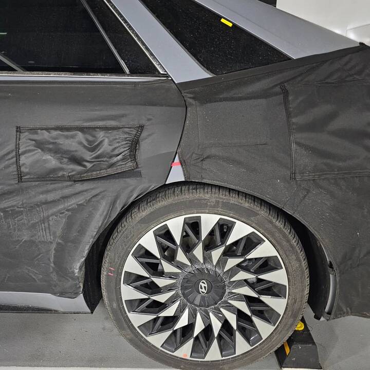 thumb-4c1eHyundai Grandeur Calligraphy facelift3bd4e1239f_1769425946_3445_950x950