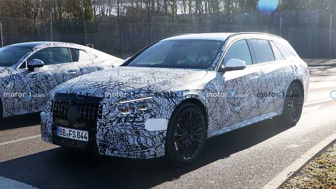 mercedes-amg-e53-wagon-spy-photos (11)