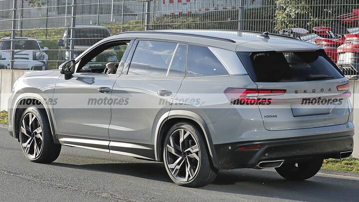 skoda-kodiaq-rs-2025-fotos-espia-nurburgring-2024104867-1729671356_7