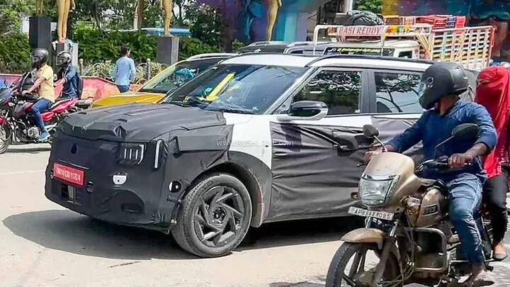 new-gen-kia-seltos-spied-with-black-alloys