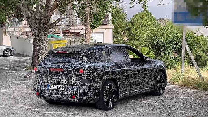 2027-bmw-x5-test-fleet-spied-with-internal-combustion-and-electric-power_2