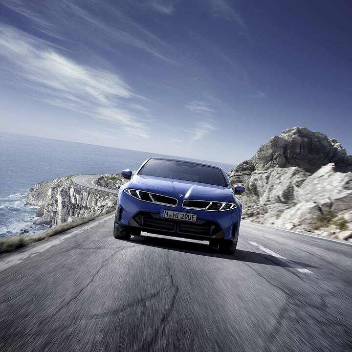 imgi_105_2027-bmw-i3-neue-klasse-shatters-competition-with-463-horsepower-and-up-to-560-miles-of-range_2